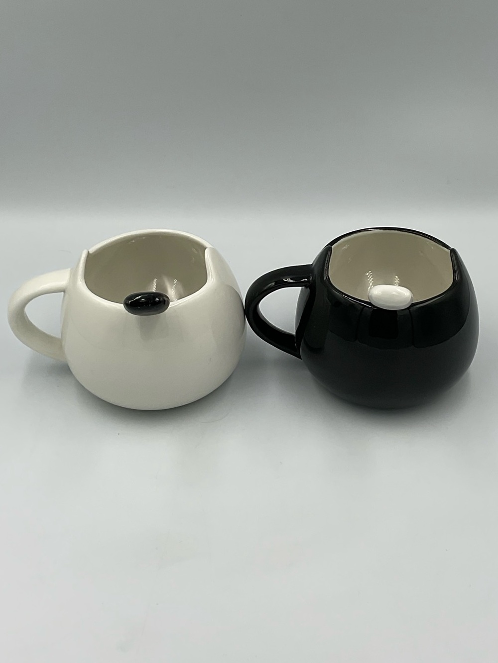 Koolkatkoo Black & White Ceramic Coffee Mug Set with Matching Spoons - Picture 5 of 10
